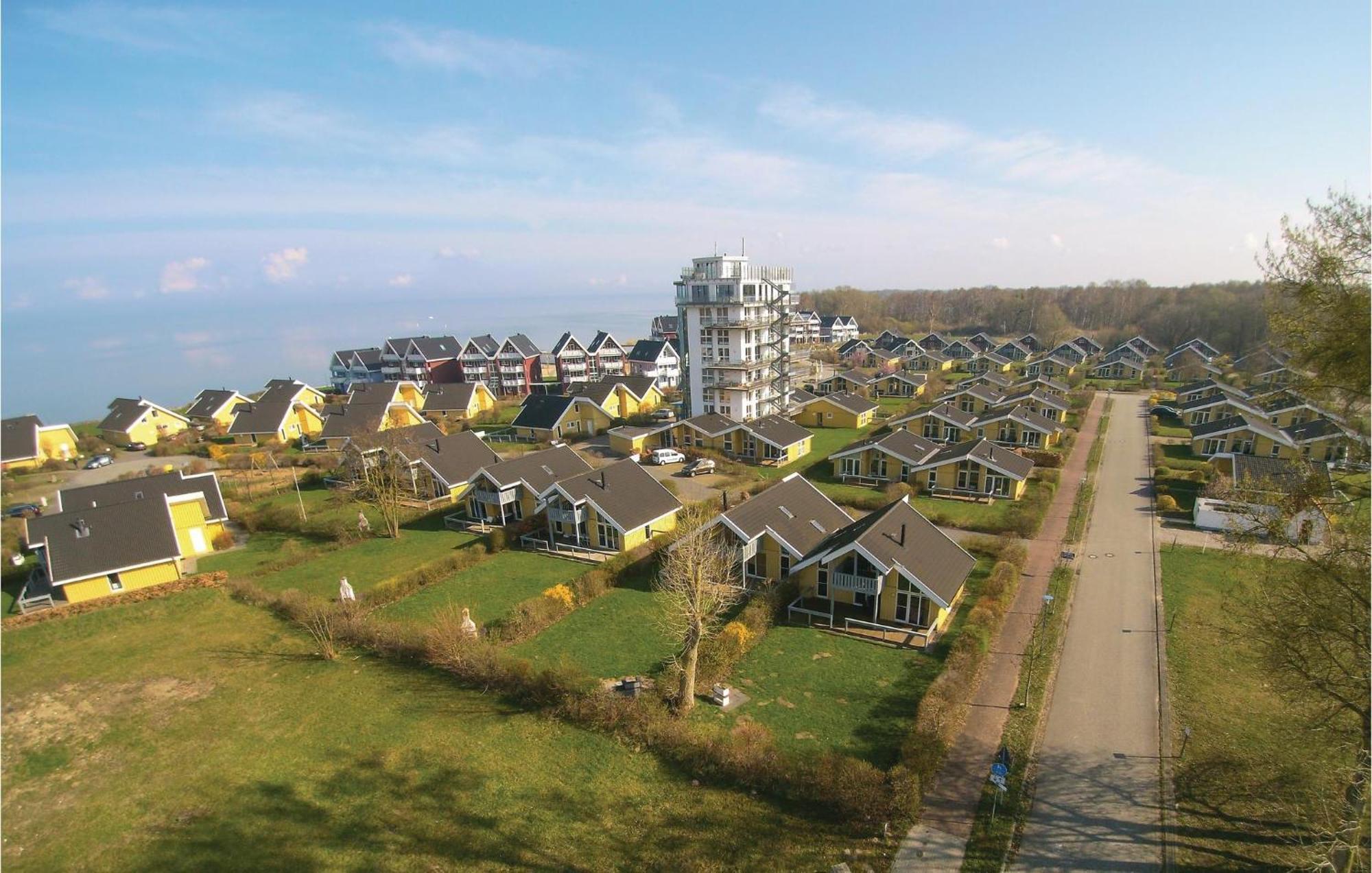 Pet Friendly Apartment In Rechlin With Kitchen Zewnętrze zdjęcie