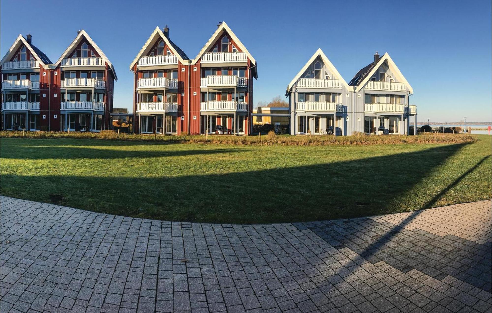Pet Friendly Apartment In Rechlin With Kitchen Zewnętrze zdjęcie